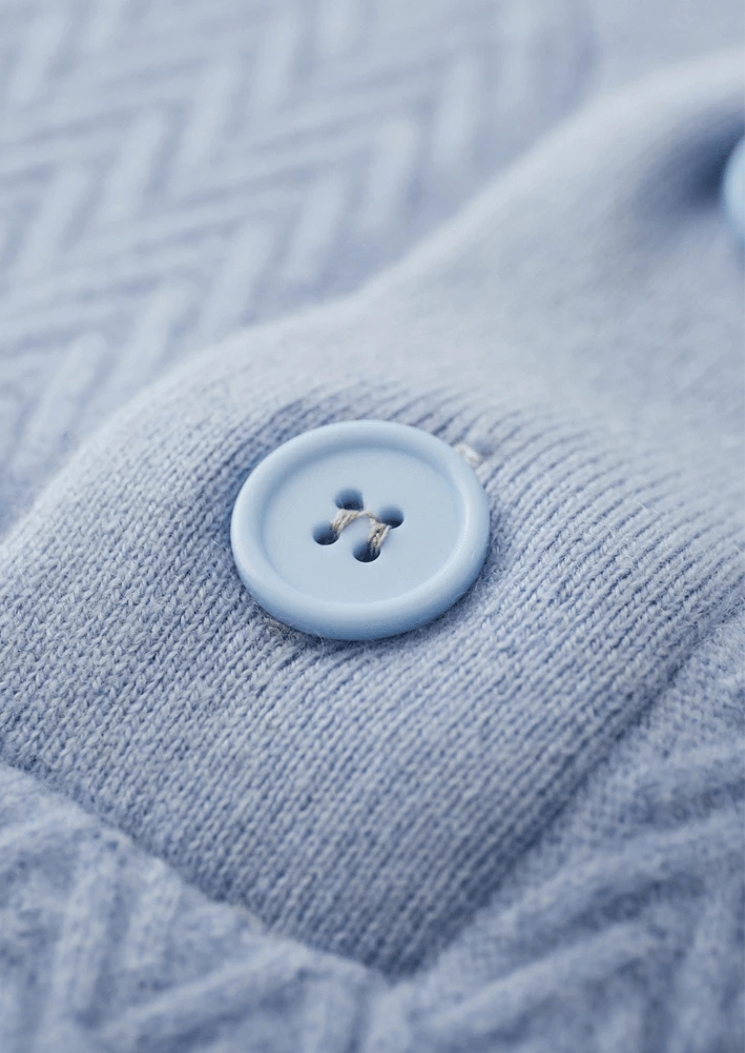 100% CASHMERE ZIGZAG BUTTON SWEATER - LORMIER -