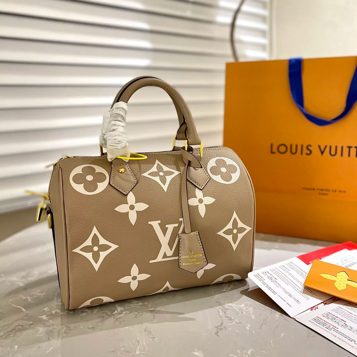 Selected Variant Image