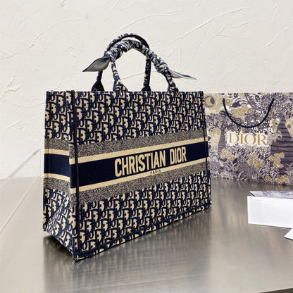 Exquisite leather bags-536