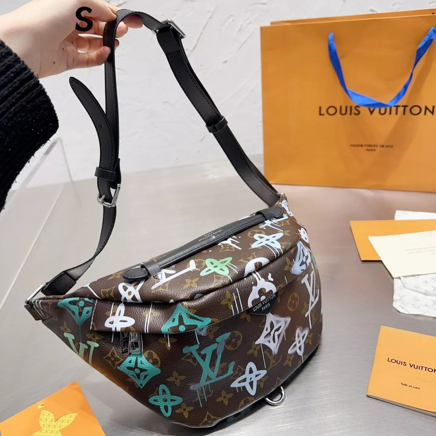 Selected Variant Image