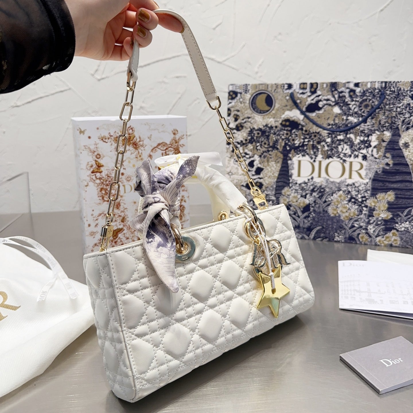 Selected Variant Image