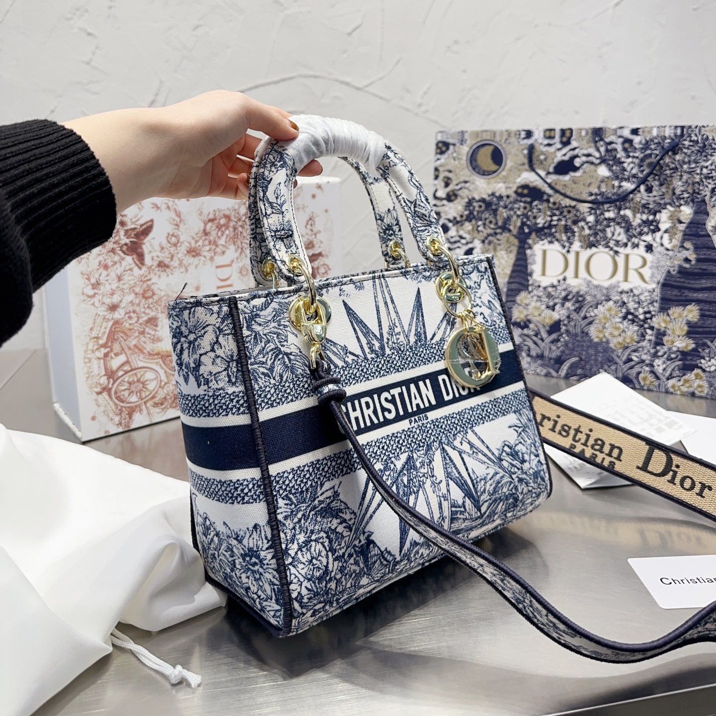 Selected Variant Image