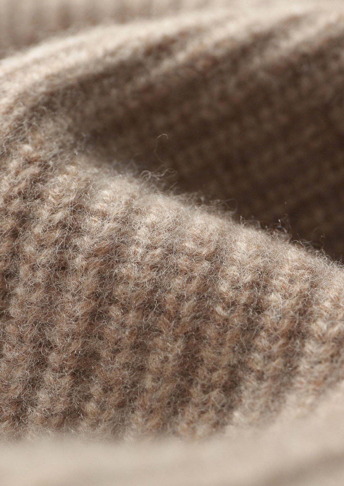 Pure Extra-Fine Merino Wool Ribbed Funnel Neck