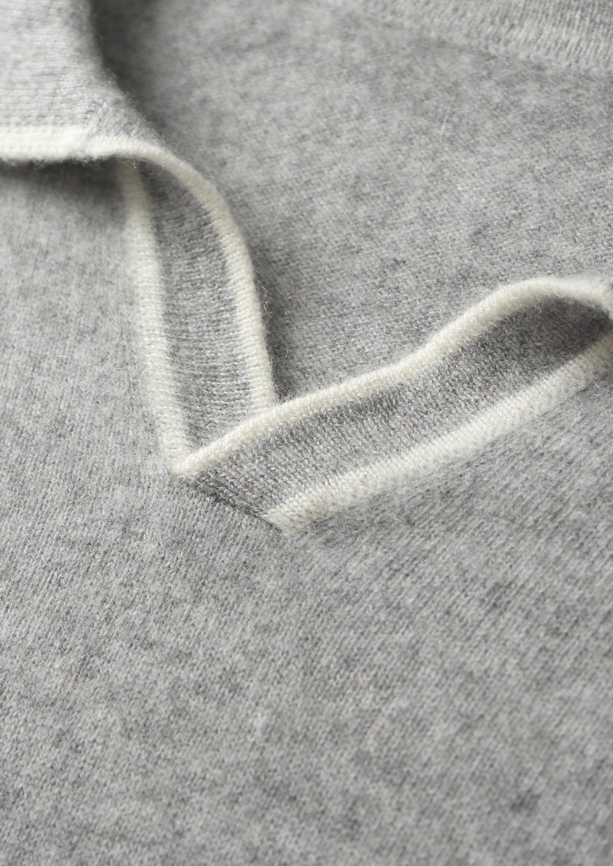 Premium Cashmere Buttonless Contrast Polo