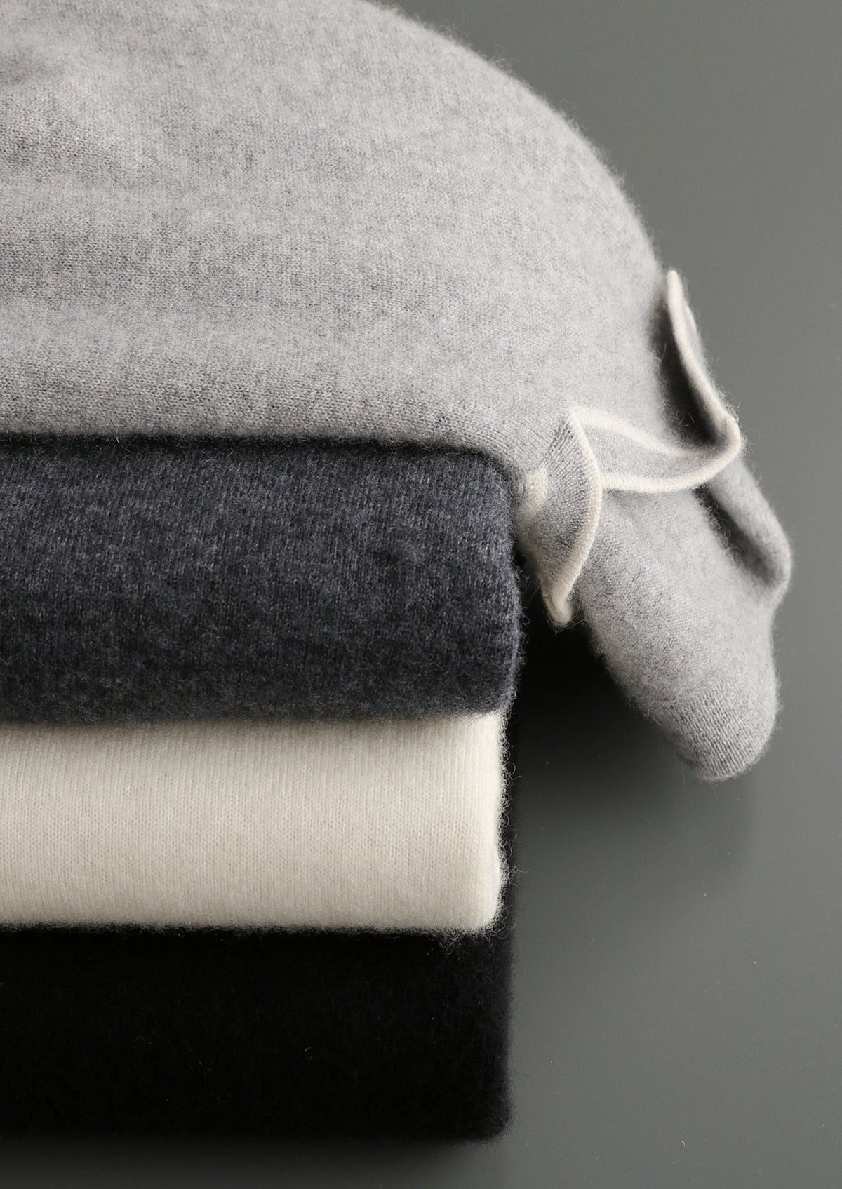 Premium Cashmere Buttonless Contrast Polo