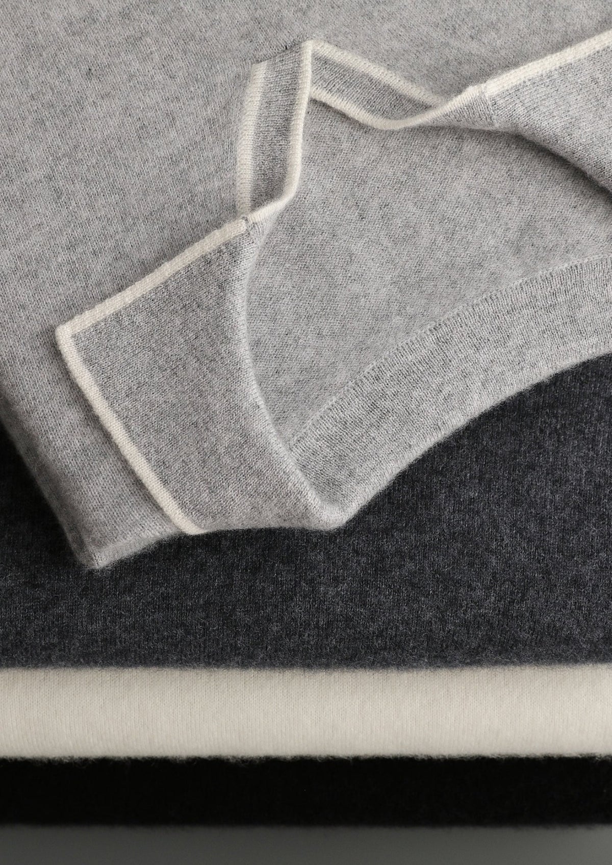 Premium Cashmere Buttonless Contrast Polo
