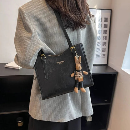 BUNNY - VINTAGE VEGAN LEATHER SHOULDER BAG - LORMIER - 