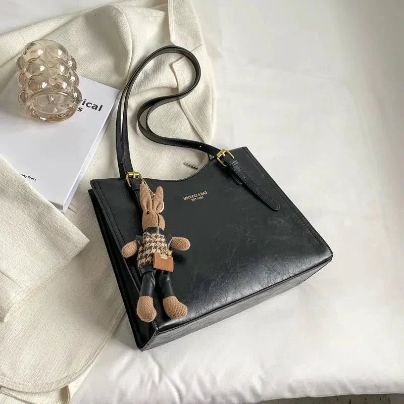 BUNNY - VINTAGE VEGAN LEATHER SHOULDER BAG - LORMIER - 