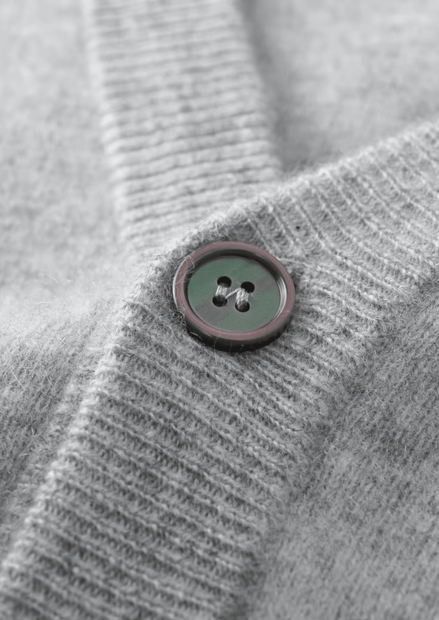 PURE EXTRA - FINE MERINO WOOL ESSENTIAL CARDIGAN - LORMIER - 