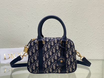 Exquisite leather bags-135